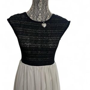 Forever 21 Black and Cream Maxi Dress